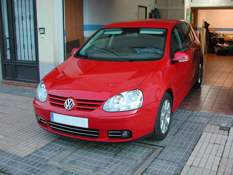 Puliendo y sellando un VW Golf IV
