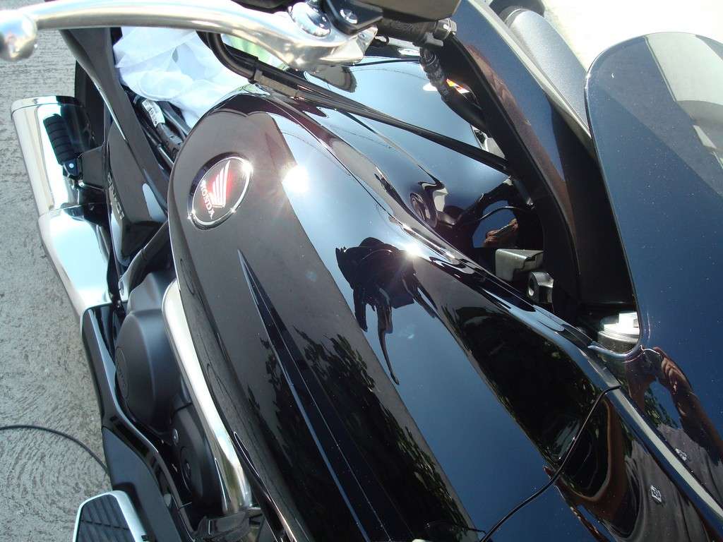 Fotografía de Detailing a una moto Honda DN 01: detailing moto honda 13