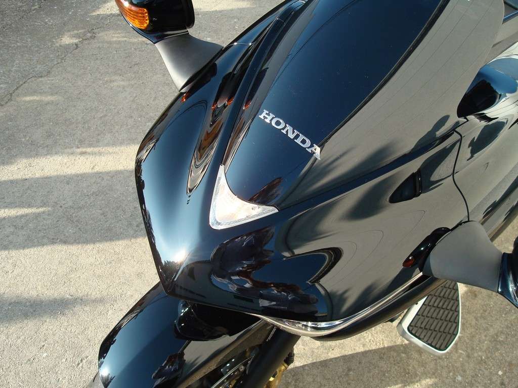 Fotografía de Detailing a una moto Honda DN 01: detailing moto honda 25