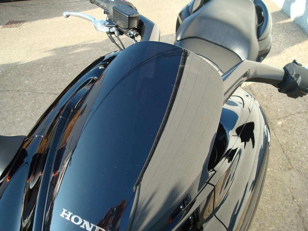 Fotografía de Detailing a una moto Honda DN 01: detailing moto honda 30