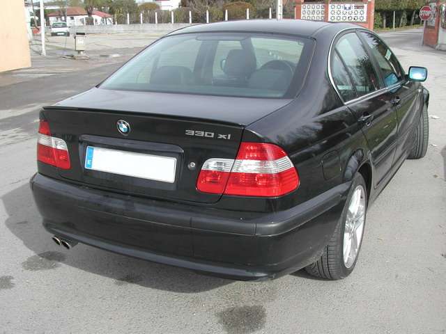 Fotografía de Detallado interior y exterior de BMW 330xi: detallado bmw 330xi 4