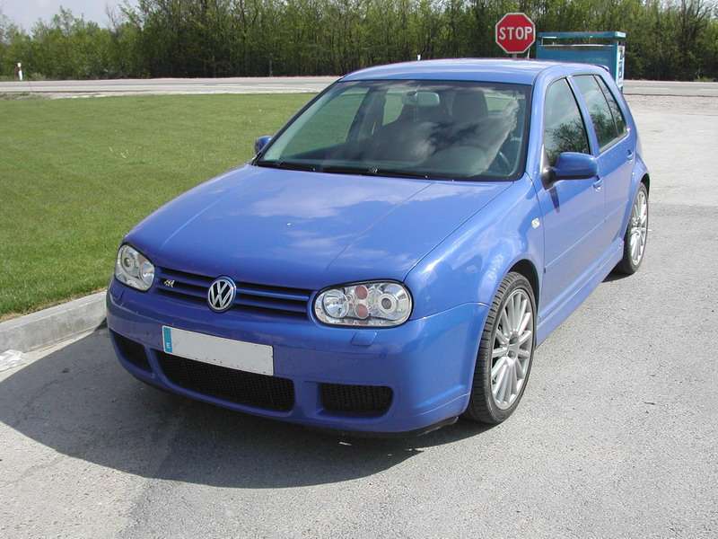 Fotografía de Detallado interior y exterior de WV Golf IV: detallado completo vw golf iv 1