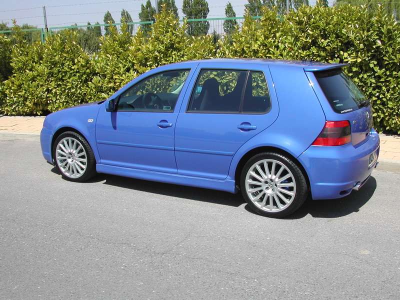 Fotografía de Detallado interior y exterior de WV Golf IV: detallado completo vw golf iv 45