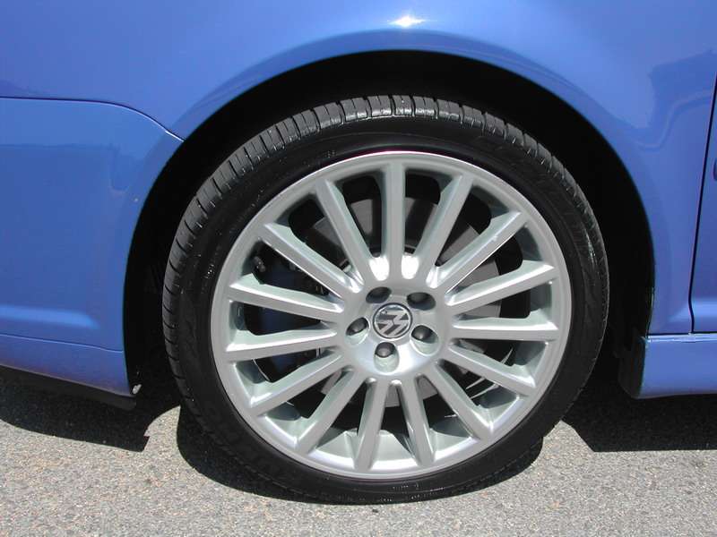 Fotografía de Detallado interior y exterior de WV Golf IV: detallado completo vw golf iv 49