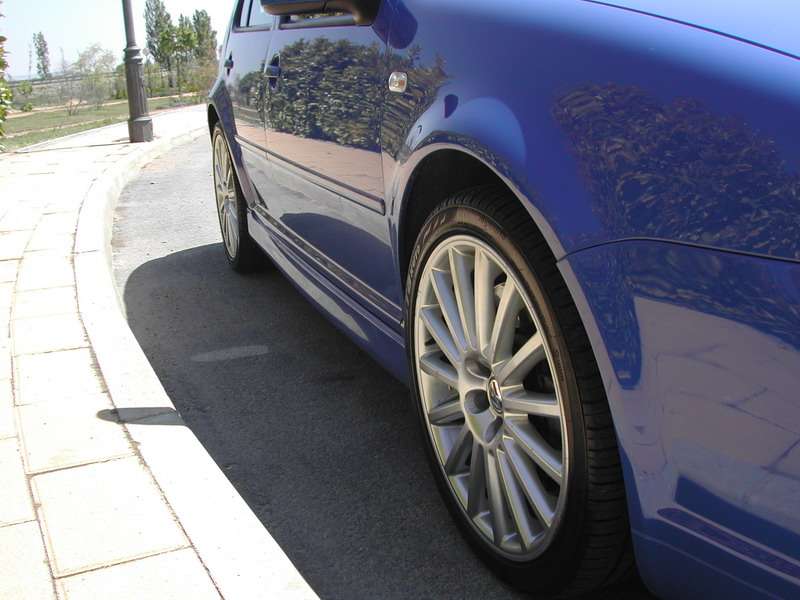 Fotografía de Detallado interior y exterior de WV Golf IV: detallado completo vw golf iv 58