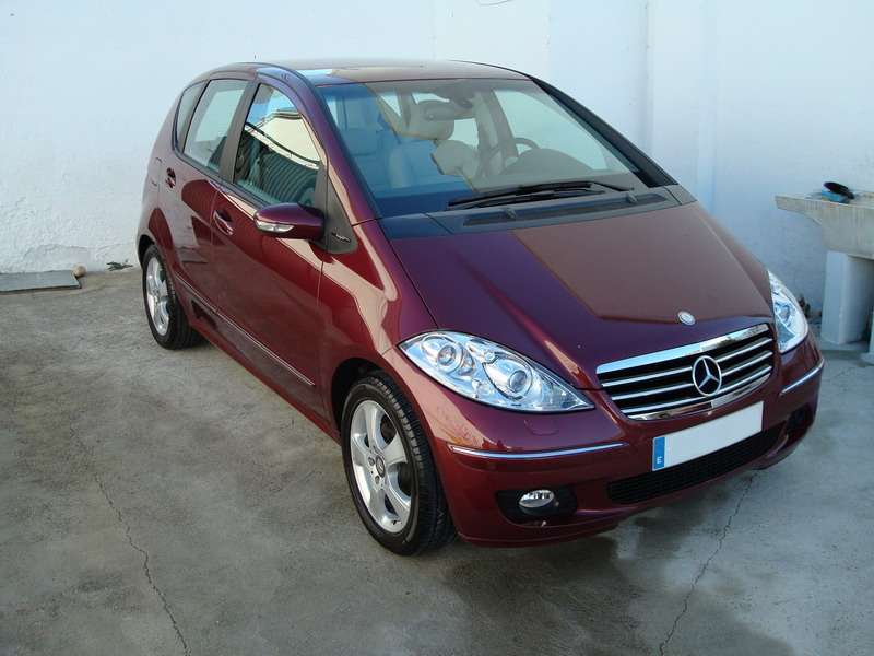Fotografía de Lavando y eliminando un arañazo a un Mercedes Clase A nuevo: detallado exterior mercedes clase a 23