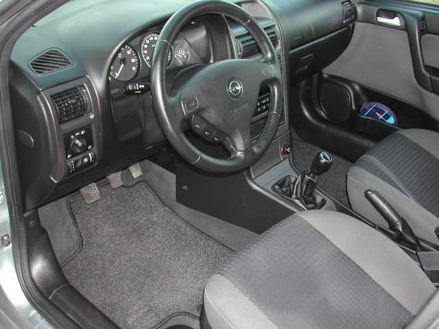 Fotografía de Limpieza interior y protección exterior de Opel Astra: detallado interior open astra 12