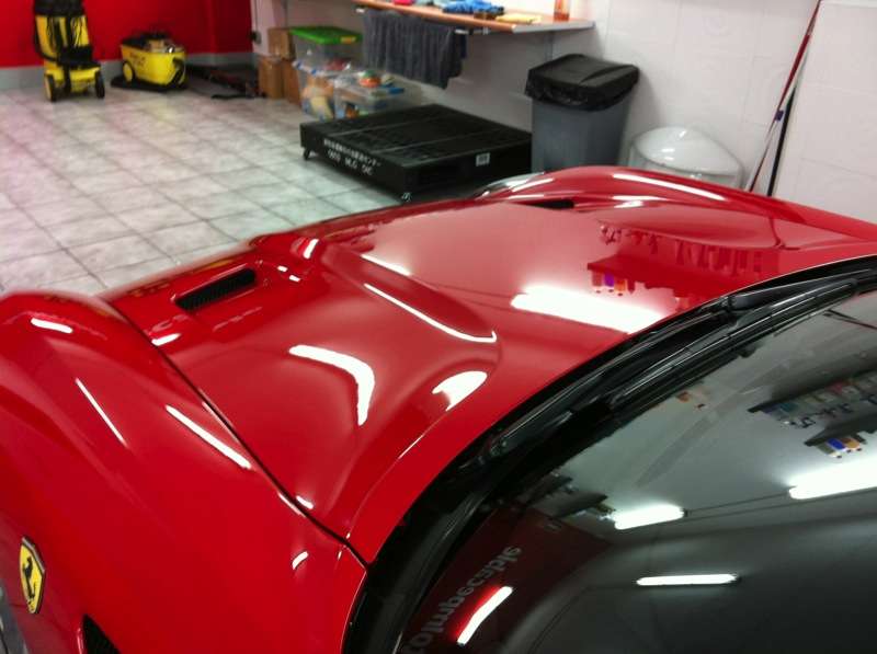 Fotografía de Lavando y potenciando el brillo de un Ferrari 599 GTB: ferrari 599 gtb abrillantado 2