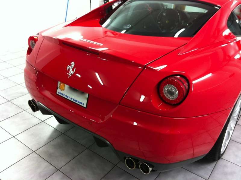 Fotografía de Lavando y potenciando el brillo de un Ferrari 599 GTB: ferrari 599 gtb abrillantado 8