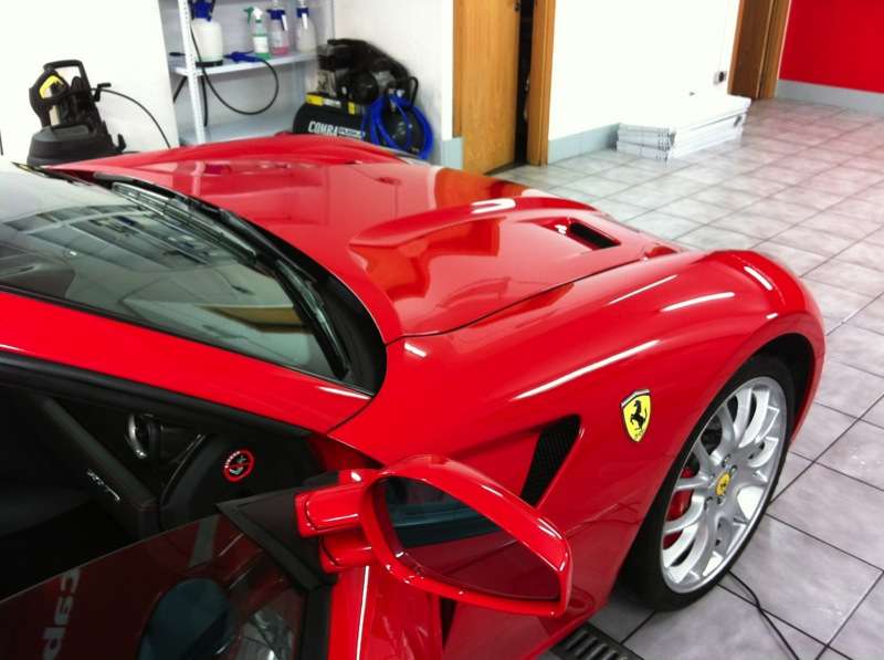 Fotografía de Lavando y potenciando el brillo de un Ferrari 599 GTB: ferrari 599 gtb despues de secar 2