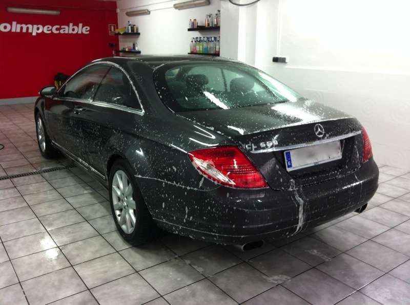 Fotografía de Lavando y encerando un Mercedes CL550: lavado y encerado mercedes cl550 3