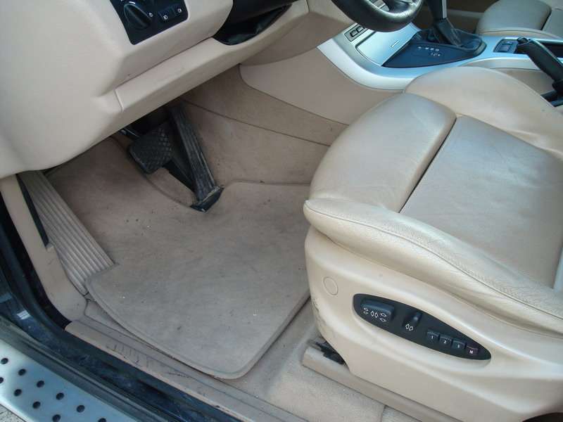 Fotografía de Limpieza de tapicería y tratamiento de cuero a un BMW X5: limpieza interior bmw x5 1 1