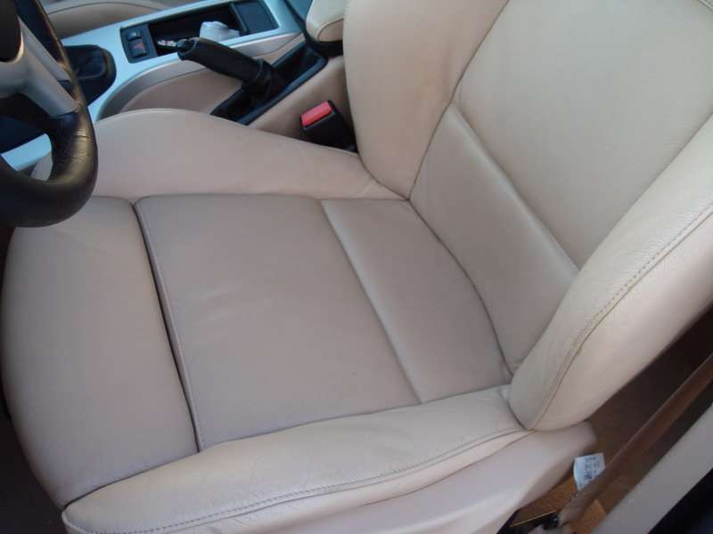 Fotografía de Limpieza de tapicería y tratamiento de cuero a un BMW X5: limpieza interior bmw x5 13