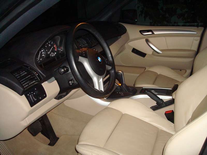 Fotografía de Limpieza de tapicería y tratamiento de cuero a un BMW X5: limpieza interior bmw x5 16