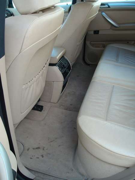 Fotografía de Limpieza de tapicería y tratamiento de cuero a un BMW X5: limpieza interior bmw x5 6