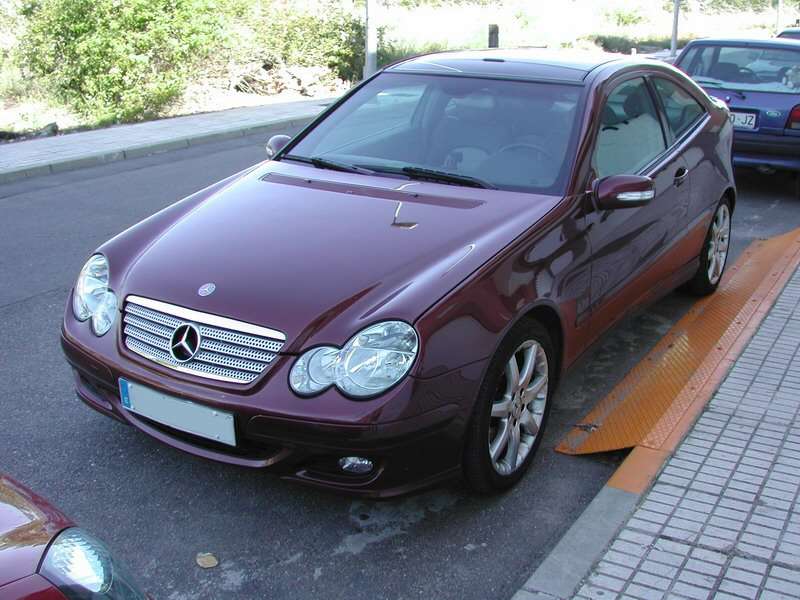 Fotografía de Limpieza de tapicería y acondicionado de cuero Mercedes C200: limpieza interior mercedes c200 1