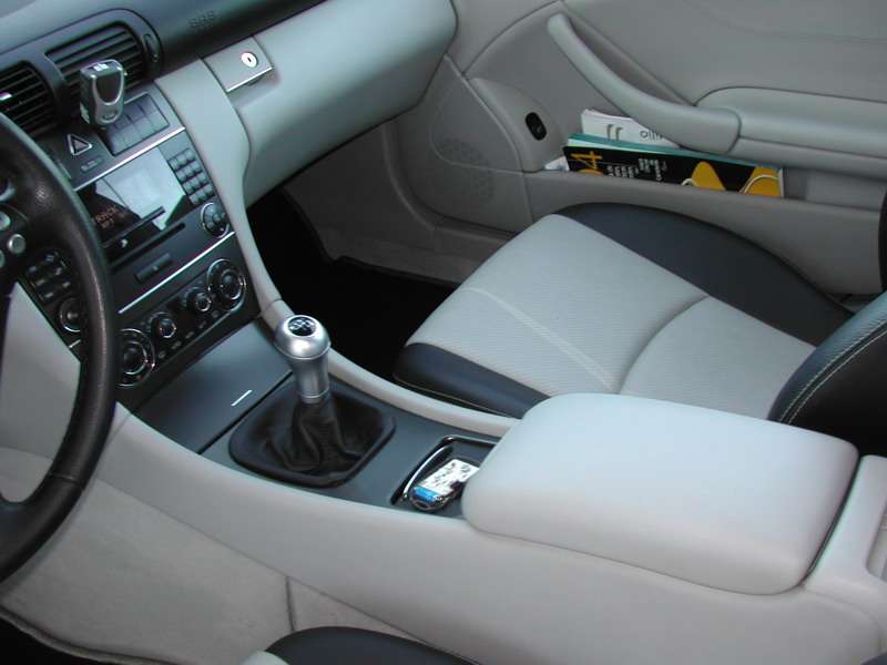 Fotografía de Limpieza de tapicería y acondicionado de cuero Mercedes C200: limpieza interior mercedes c200 11
