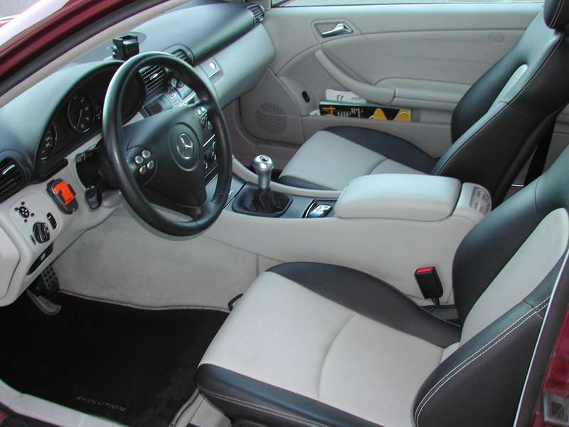 Fotografía de Limpieza de tapicería y acondicionado de cuero Mercedes C200: limpieza interior mercedes c200 13