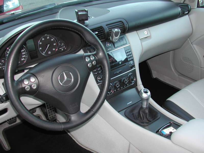 Fotografía de Limpieza de tapicería y acondicionado de cuero Mercedes C200: limpieza interior mercedes c200 14