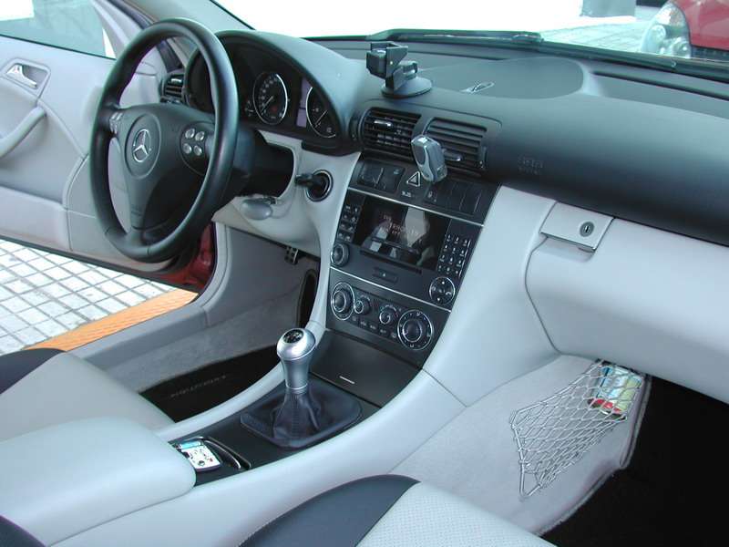 Fotografía de Limpieza de tapicería y acondicionado de cuero Mercedes C200: limpieza interior mercedes c200 15