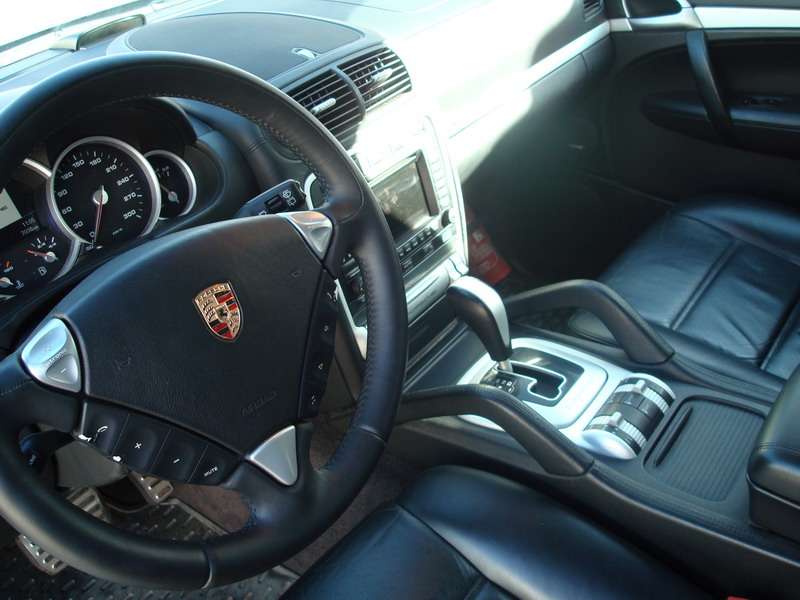 Fotografía de Limpieza de tapicería y tratamiento de cuero a un Porsche Cayenne: limpieza interior porsche cayenne 1