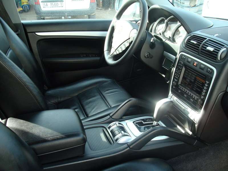 Fotografía de Limpieza de tapicería y tratamiento de cuero a un Porsche Cayenne: limpieza interior porsche cayenne 17