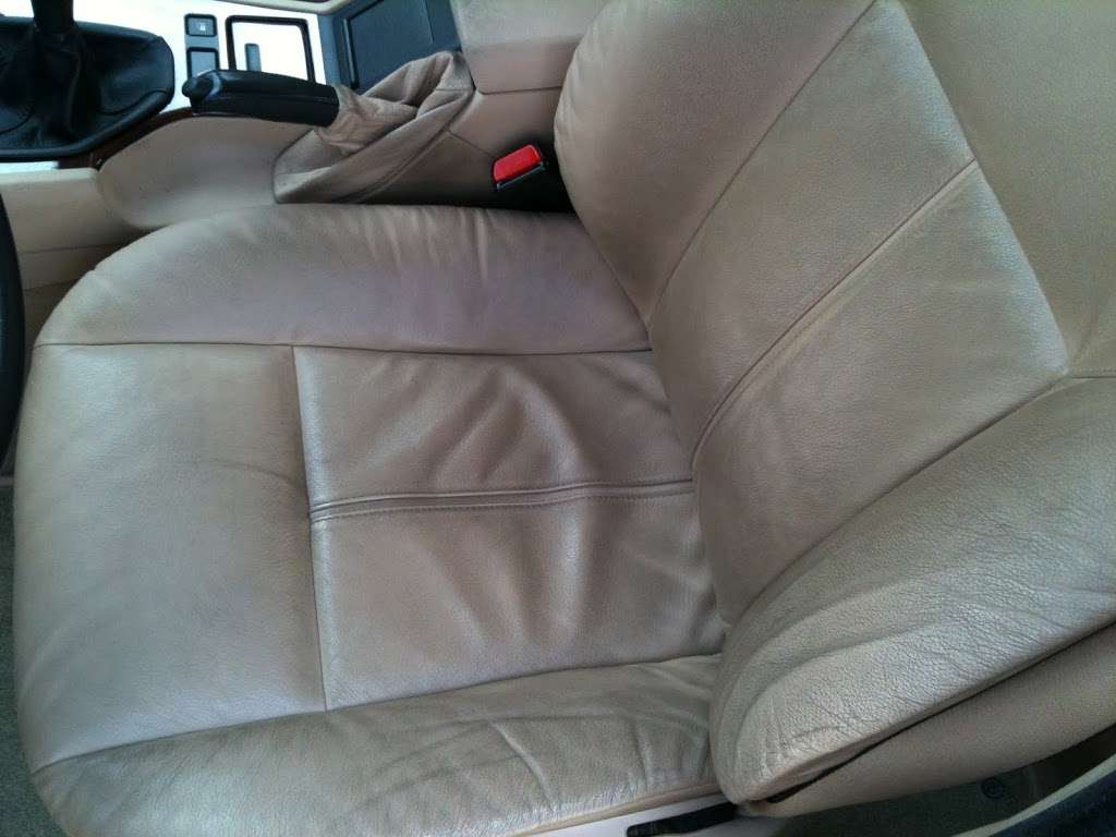 Fotografía de Limpiando la tapicería y acondicionando el cuero de un BMW 525d: limpieza y acondicionado de cuero bmw 3
